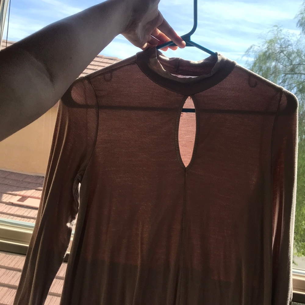 American Eagle Tan shirt